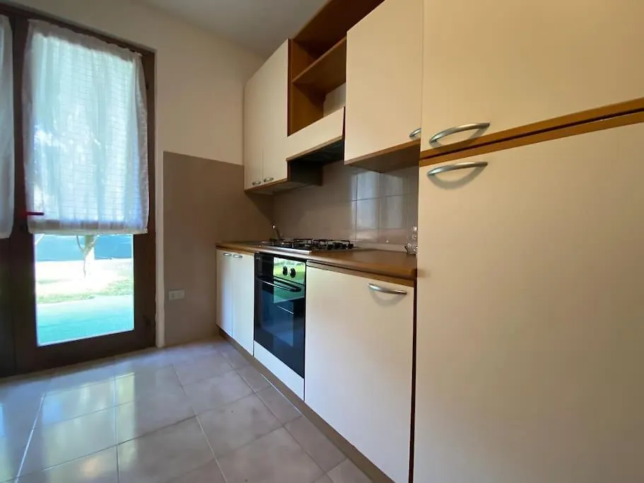 Adams Appartamento Cir017179 Lni00106 سيرمِيوني